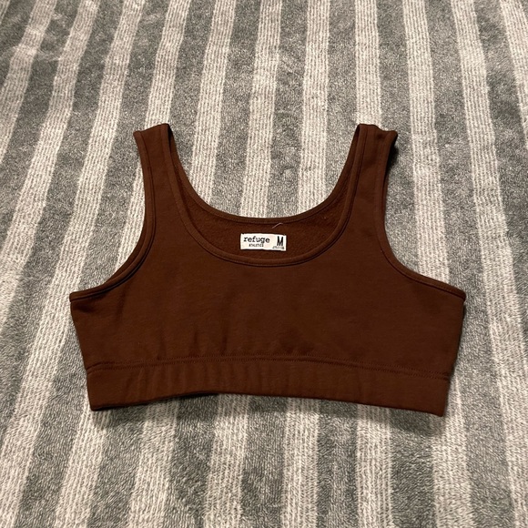 Athletic top - Picture 1 of 3